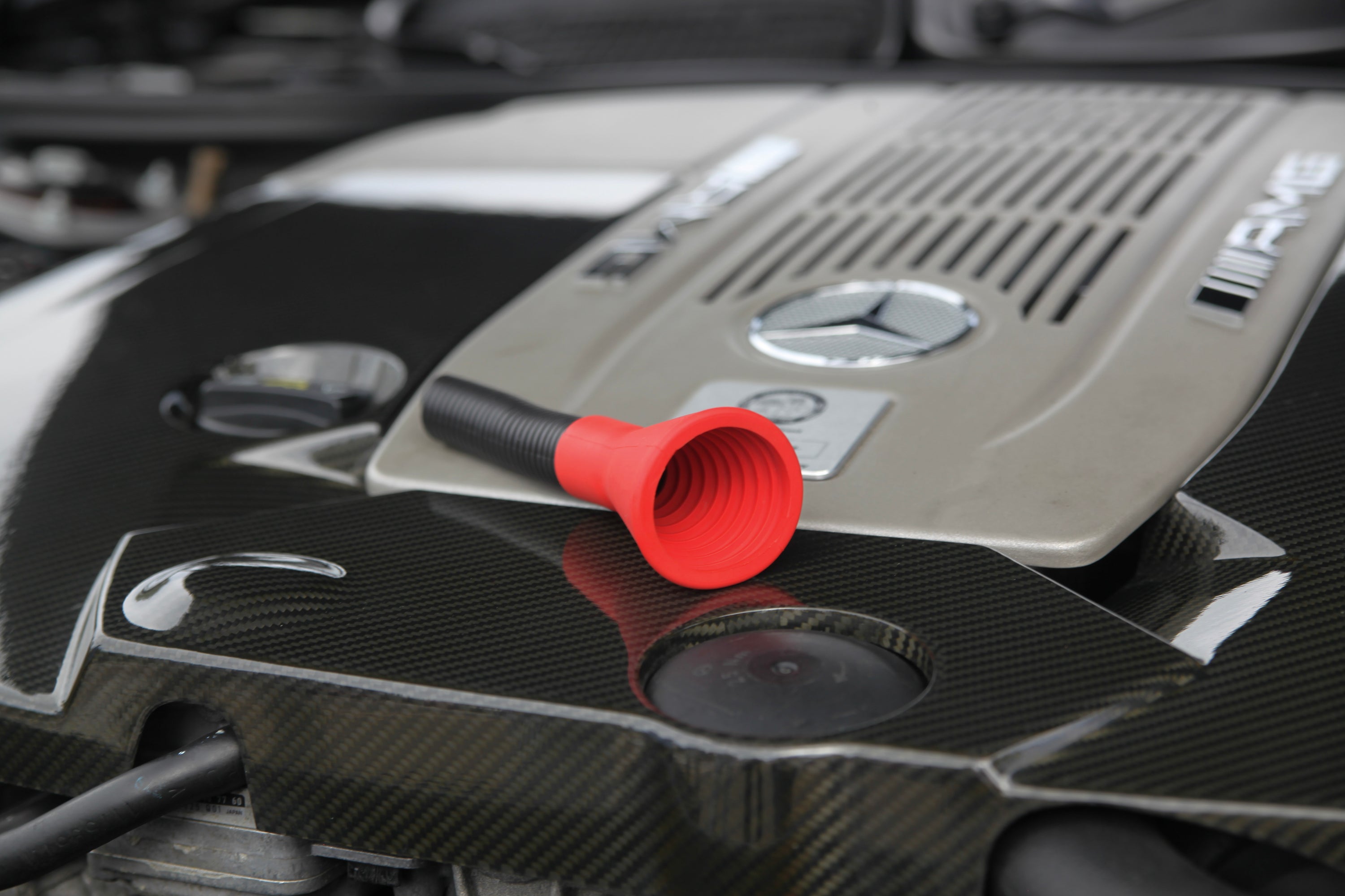 FunL Stretchable Automotive Funnel - Universal Fit, Spill-Proof Design